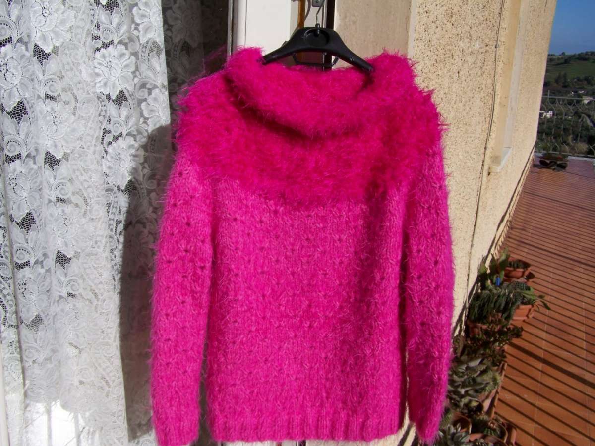 Maglione fucsia ai ferri