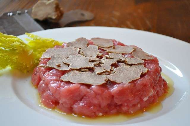 Tartare con tartufo