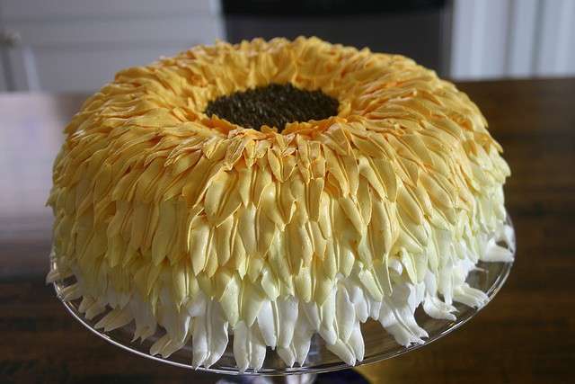 Torta fiore girasole