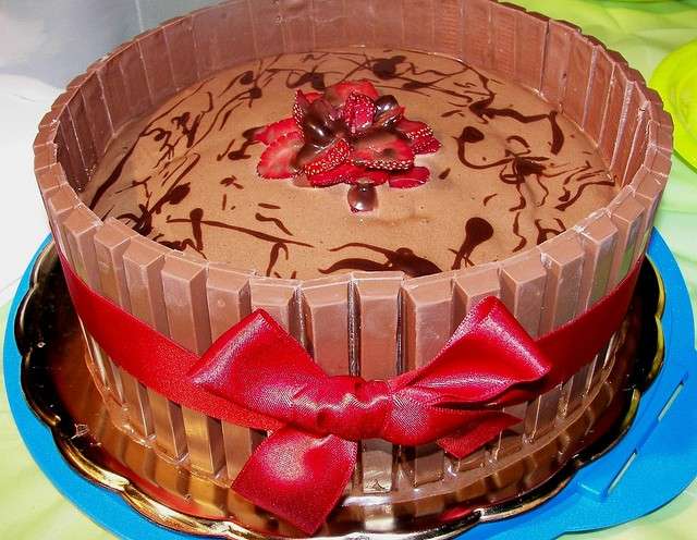 Torta kit kat con mousse di cioccolato