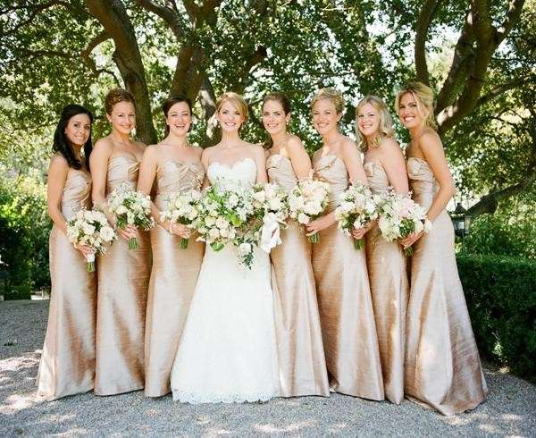 Abiti eleganti per un matrimonio al mare