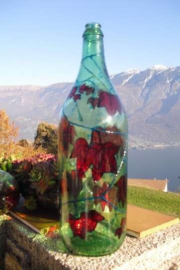 Bottiglia di vino decorata