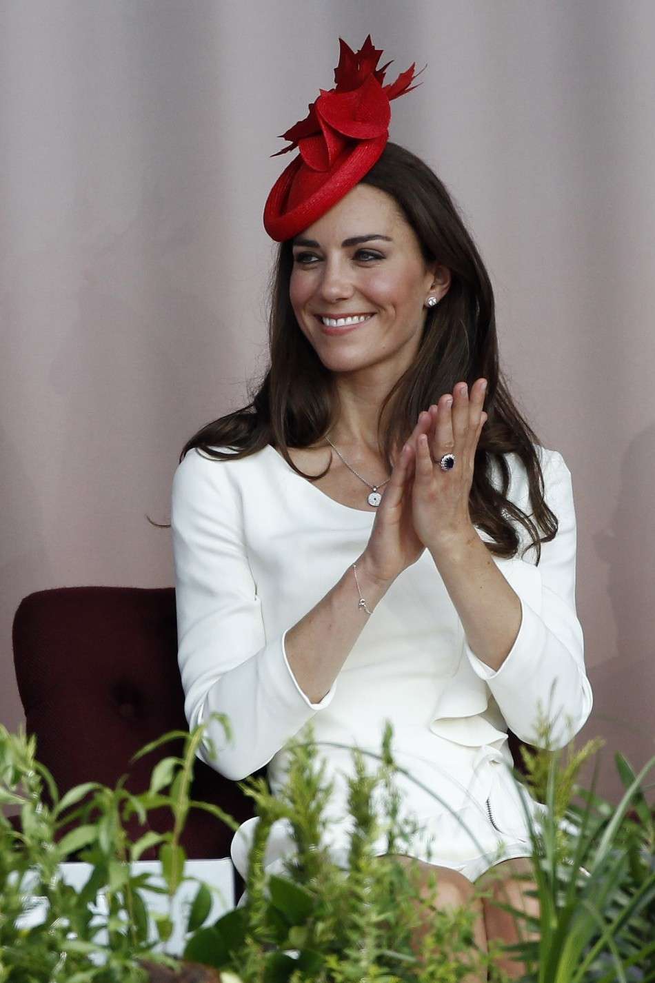 Kate Middleton con cappello rosso