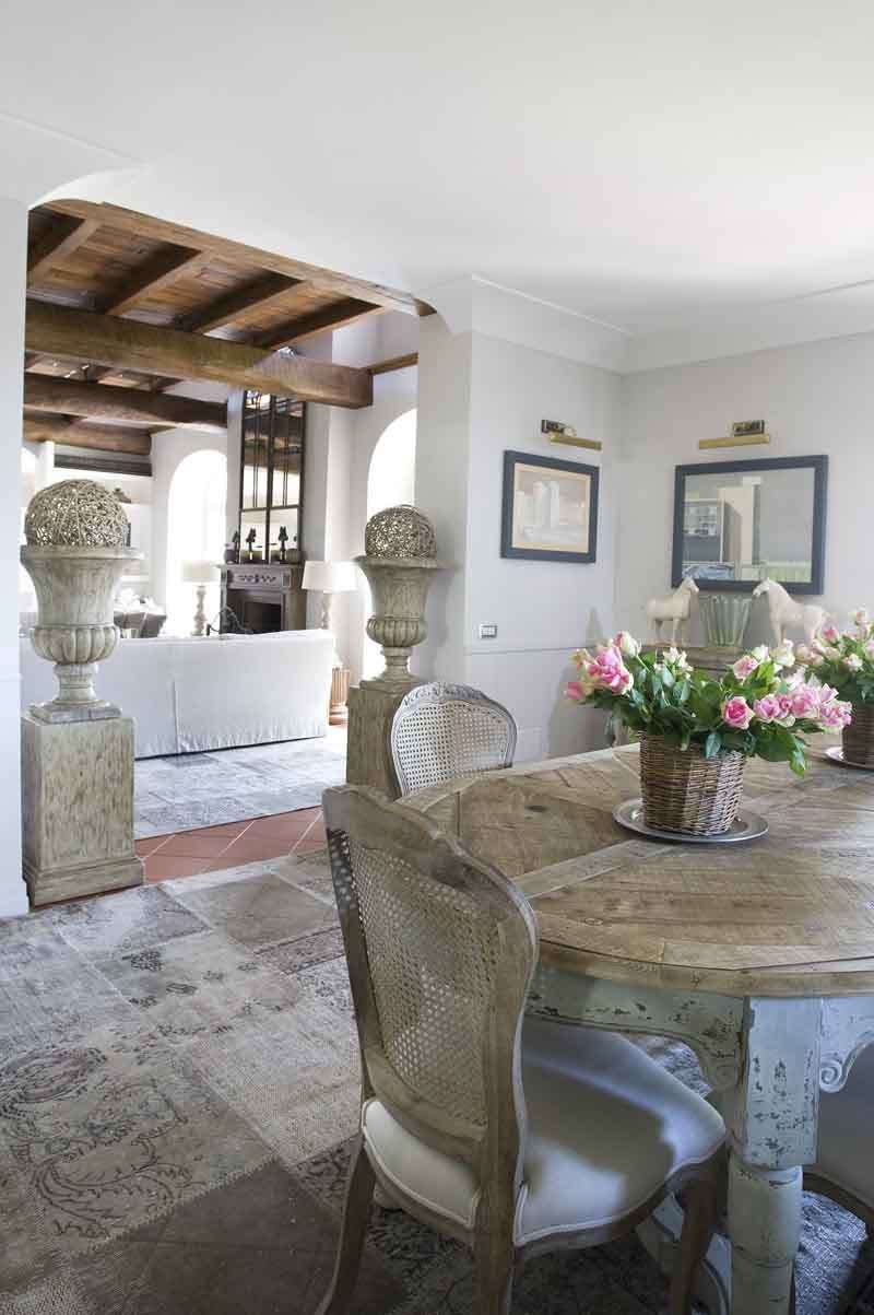 Toni chiari per la sala da pranzo