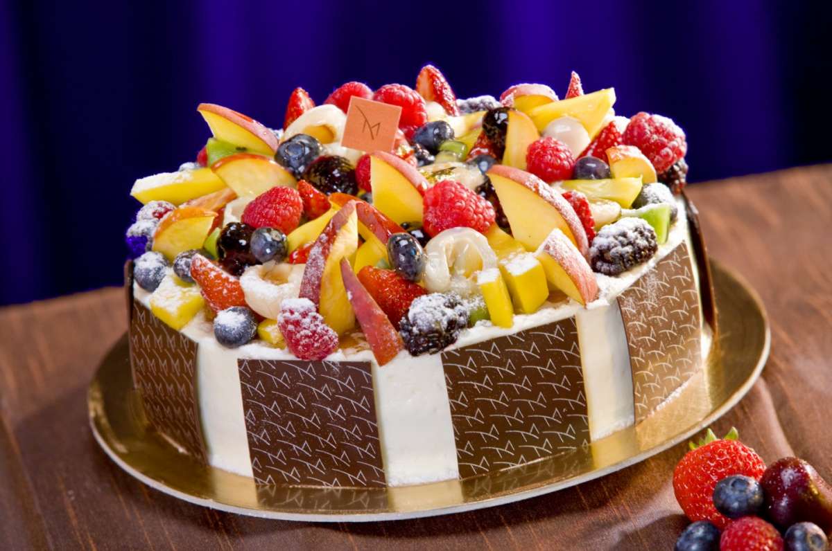 Torta di compleanno di frutta