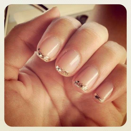 Glitter manicure