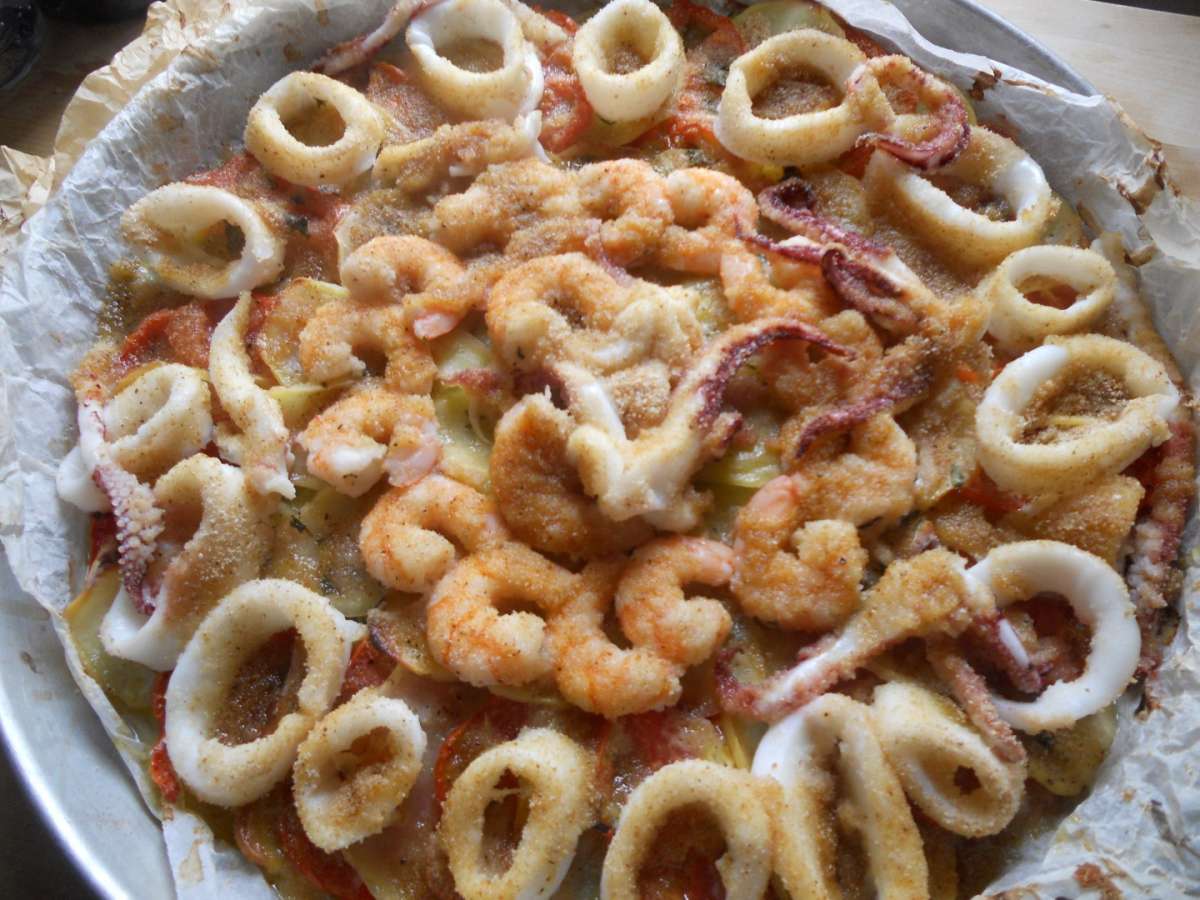 Gratin di calamari, gamberi e verdure