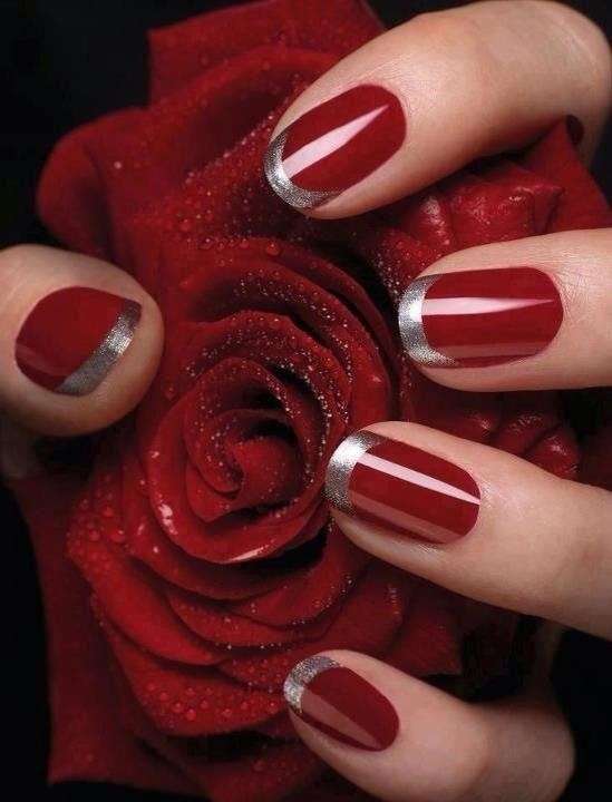 Manicure rossa