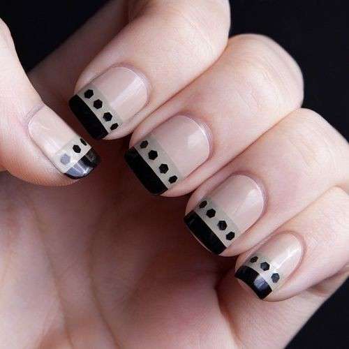Nail art beige e nero