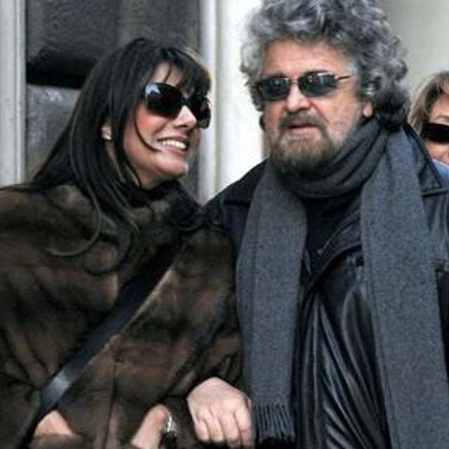 Parvin Tadjk passeggia con Beppe Grillo