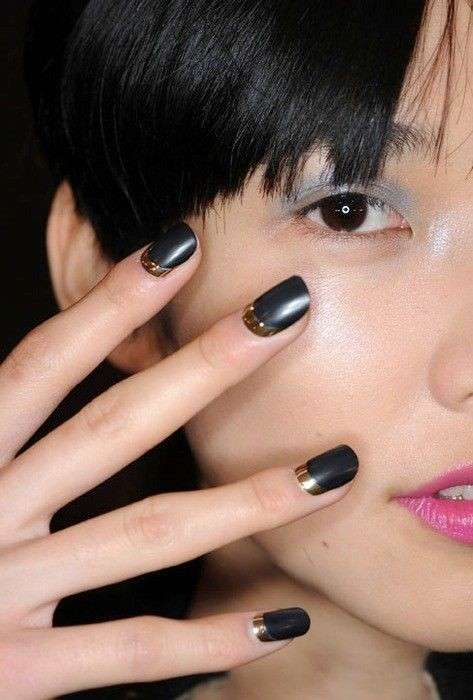 Reverse manicure