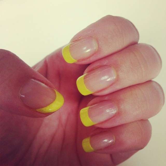 Smalto giallo