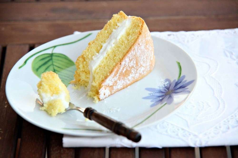 Torta paradiso con crema di latte