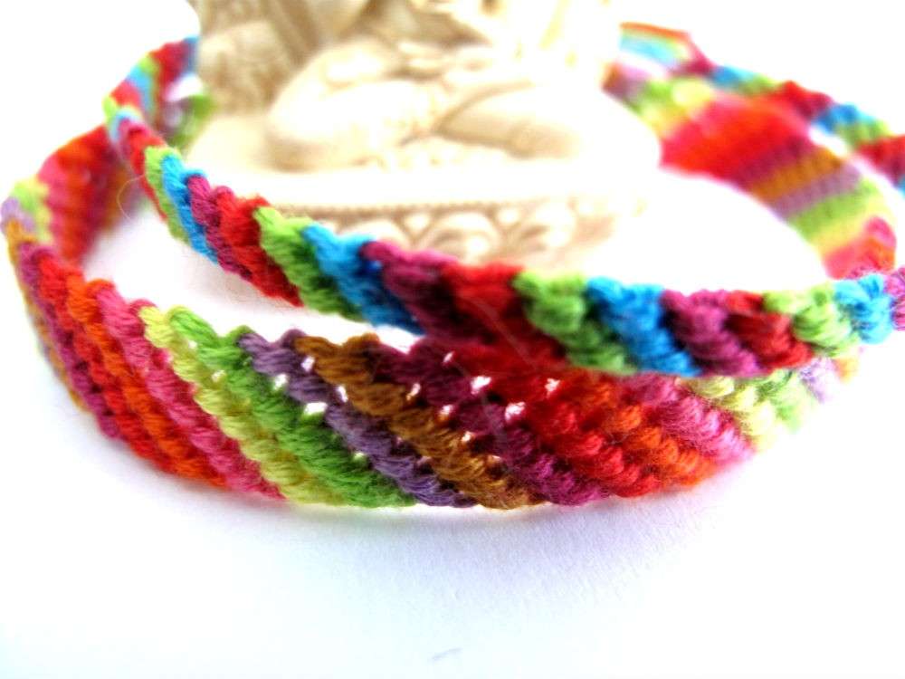 Braccialetti arcobaleno fai da te