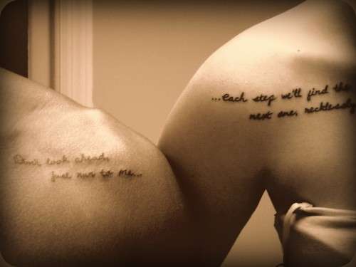 Tatuaggio per due con frase