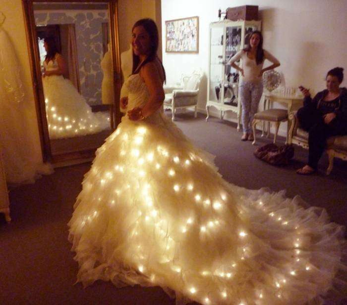 Abito da sposa con luci