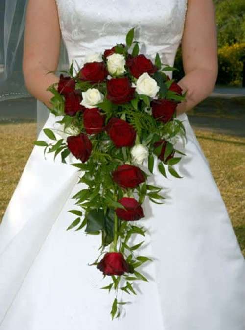 Bouquet a cascata con rose