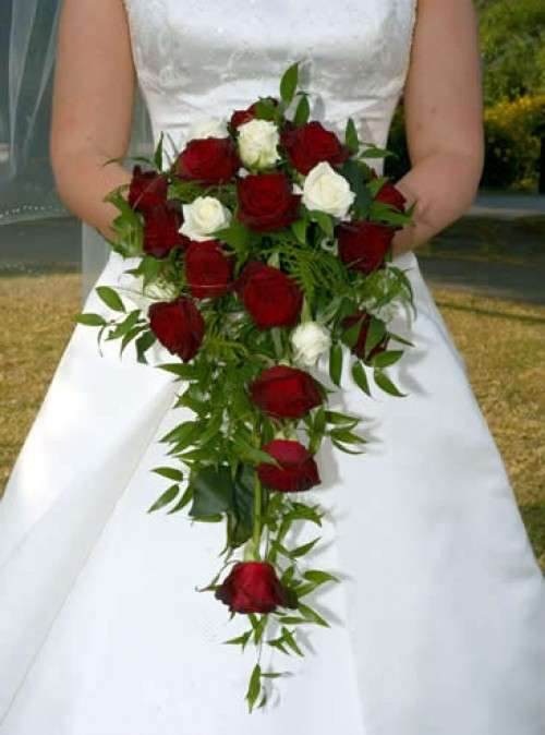 Bouquet a cascata con rose