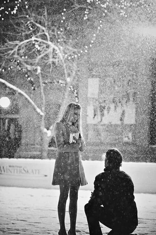 Proposta di matrimonio sotto la neve