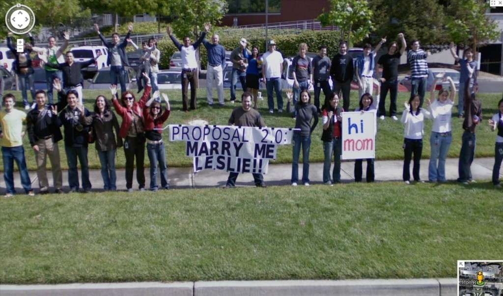 Proposta di matrimonio su google street