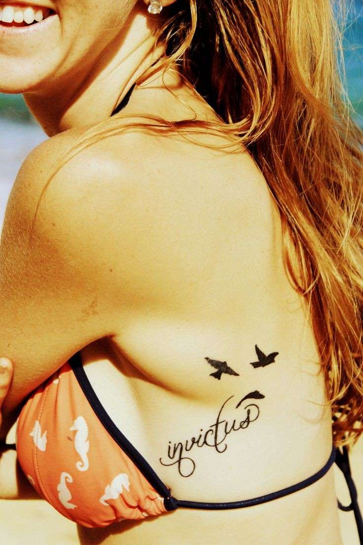 Tatuaggio parola Invictus