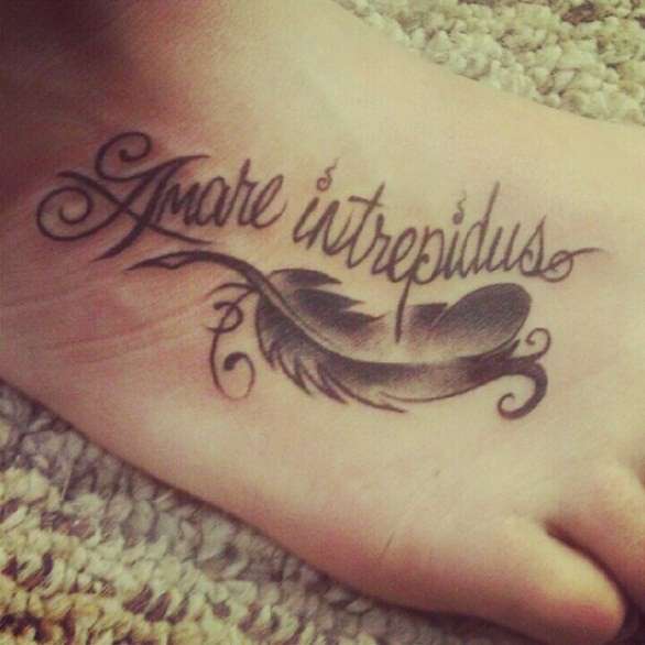 Tatuaggio scritta sul piede