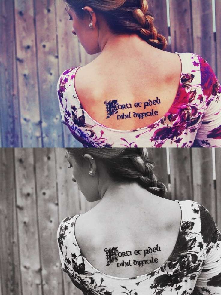 Tatuaggio sulla schiena da donna