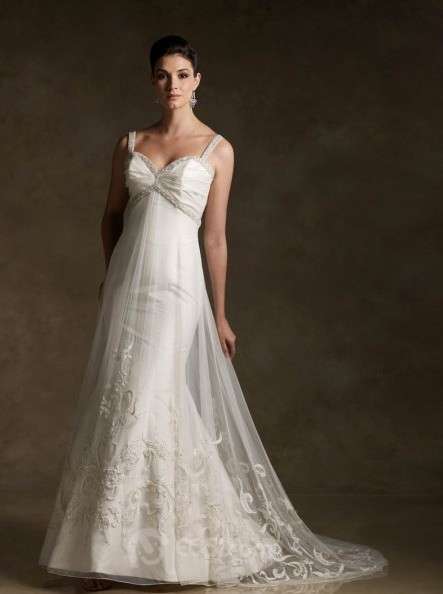 Abito da sposa con bretelle