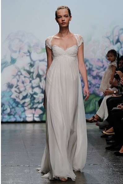 Abito da sposa con spalline di pizzo