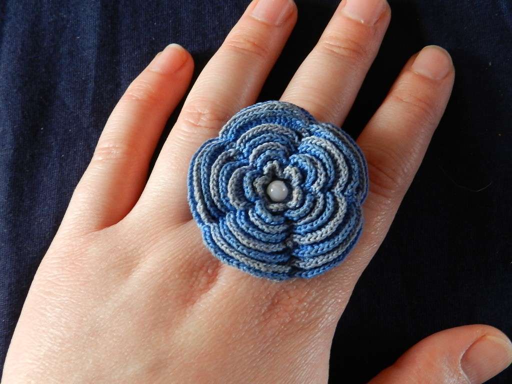 Anello a fiore crochet