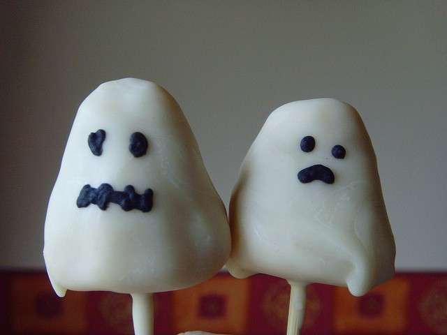 Boo Cake Pops