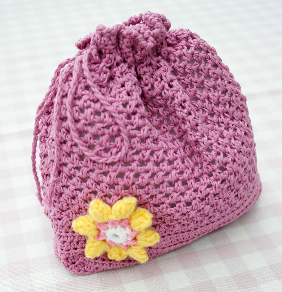 Borsa a secchiello rosa crochet