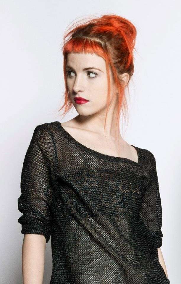 Hayley Williams frangia colorata