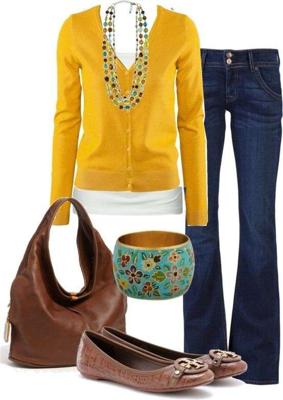 Look casual con accenti pastello