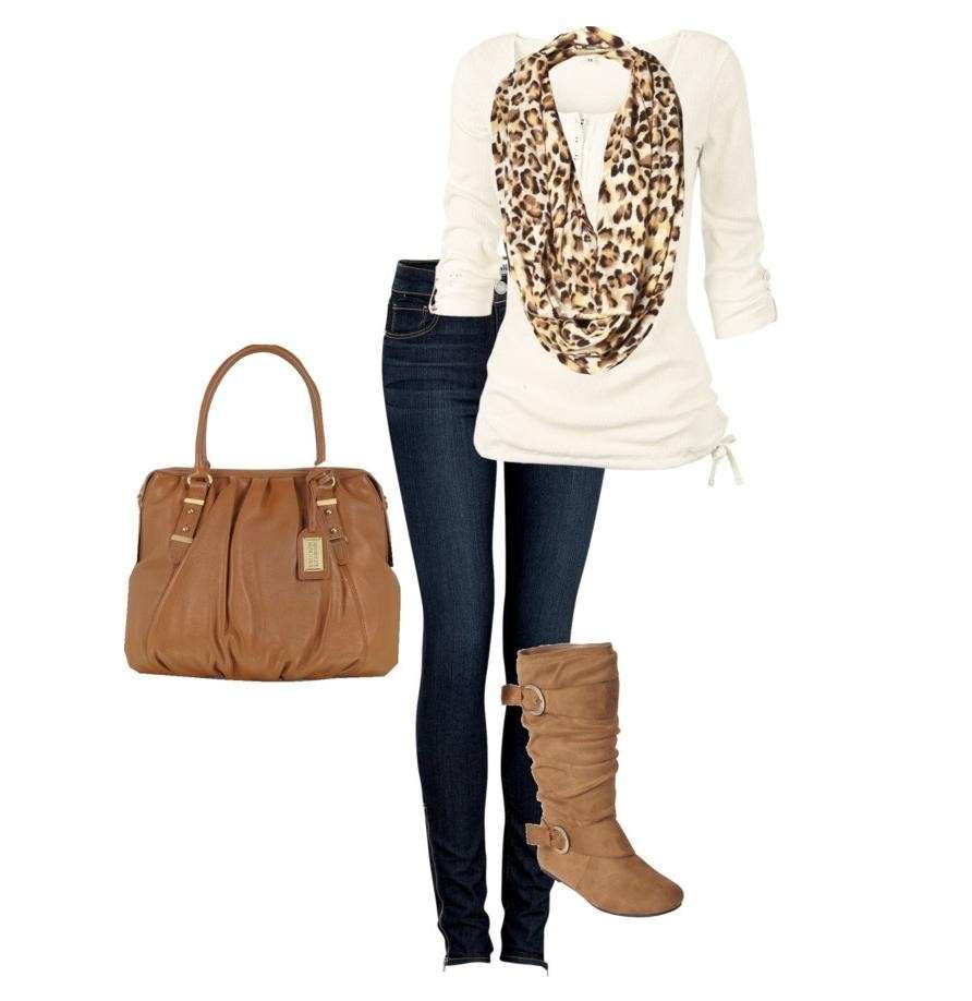 Look casual con accessori maculati