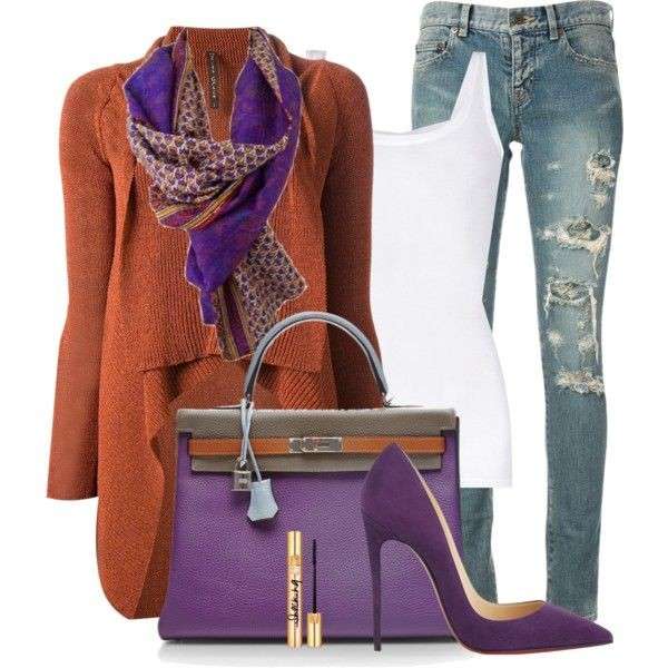 Look con accenti viola