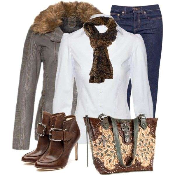 Look con camicia e ankle boot