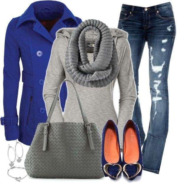 Look da giorno con accessori blu