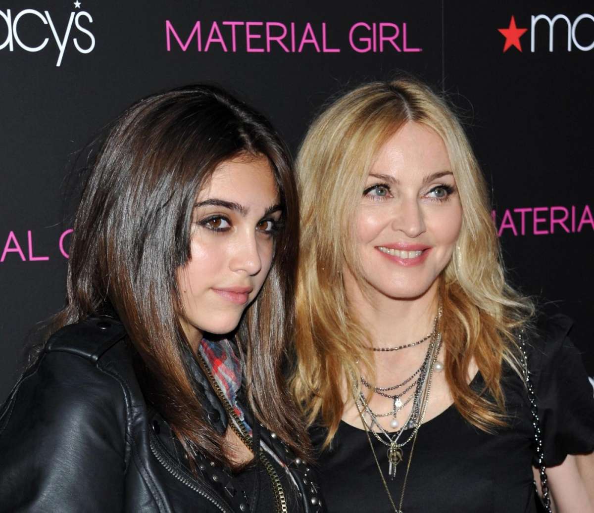 Madonna e la figlia Lourdes