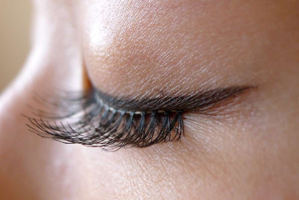 Makeup con ciglia finte