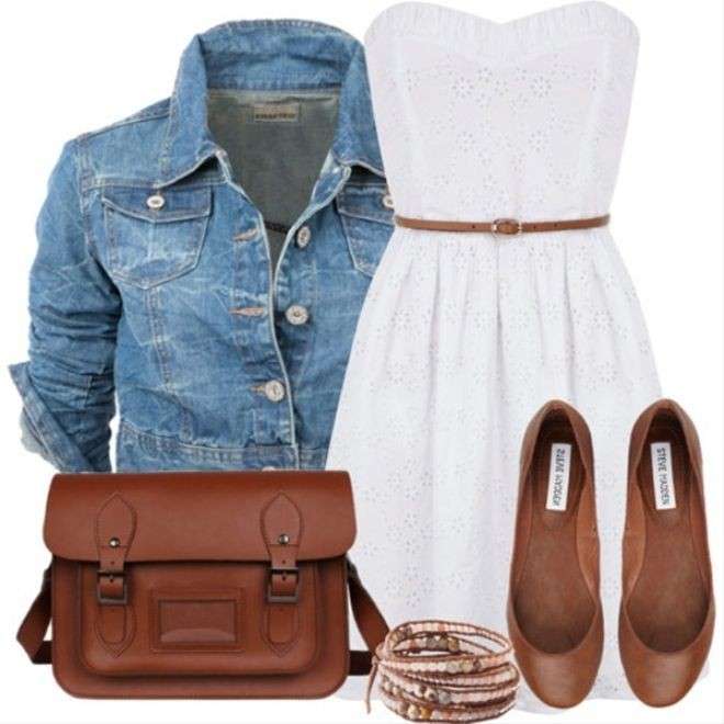 Minidress bianco e giacca di jeans