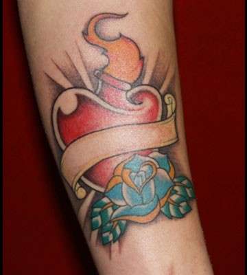 Tatoo old school con cuore rosso