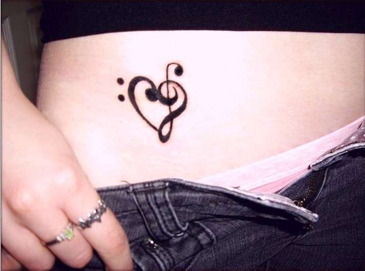 Tattuaggi piccoli per chi ama la musica
