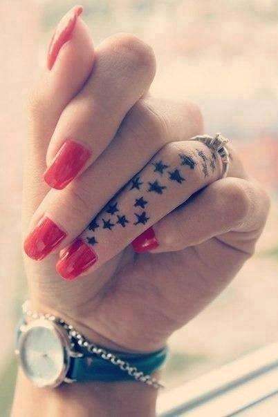 Tatuaggi piccoli sulle dita