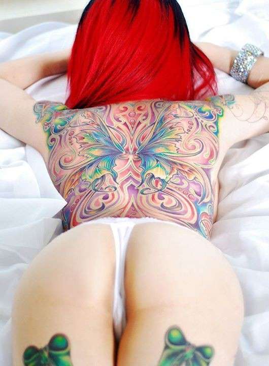 Tatuaggio ali colorate