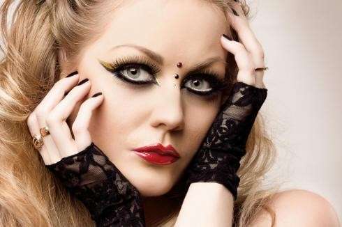 Trucco Halloween: una strega sexy