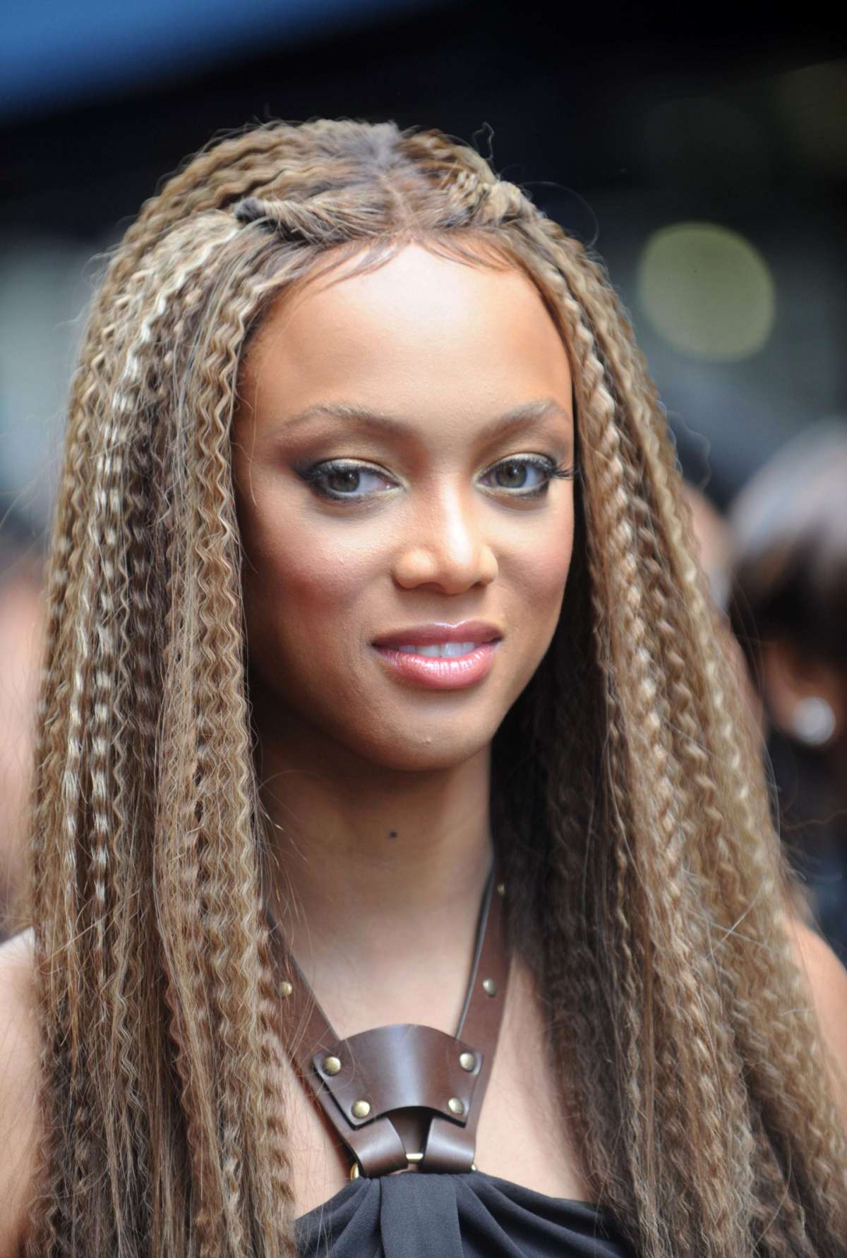 Acconciatura capelli frisé di Tyra Banks