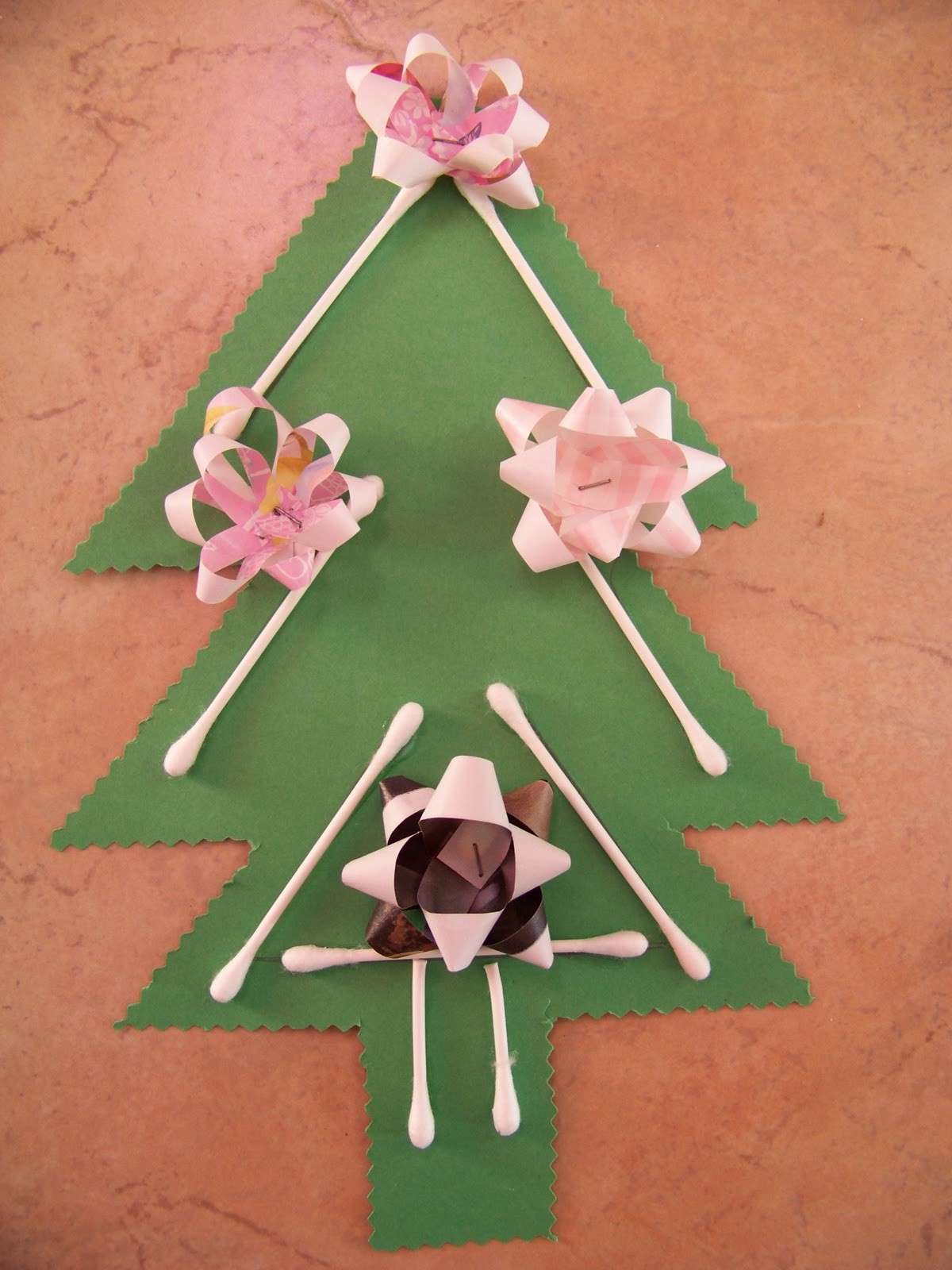 Albero con i cotton fioc