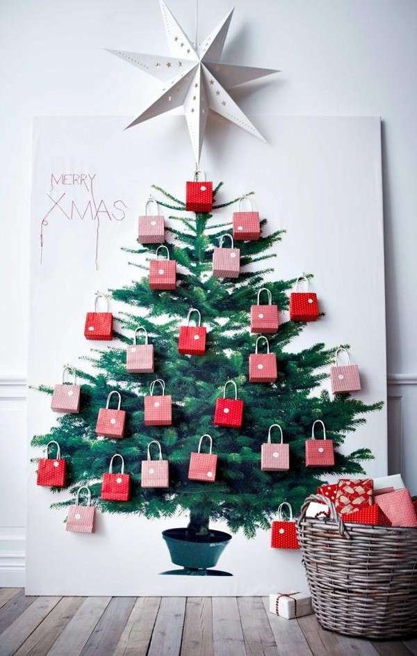 Albero di Natale fai da te con regalini