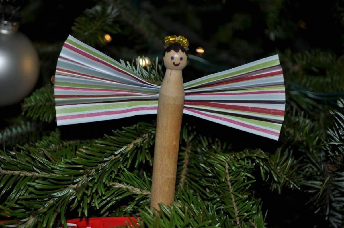 Angelo di cartoncino per l'albero di Natale